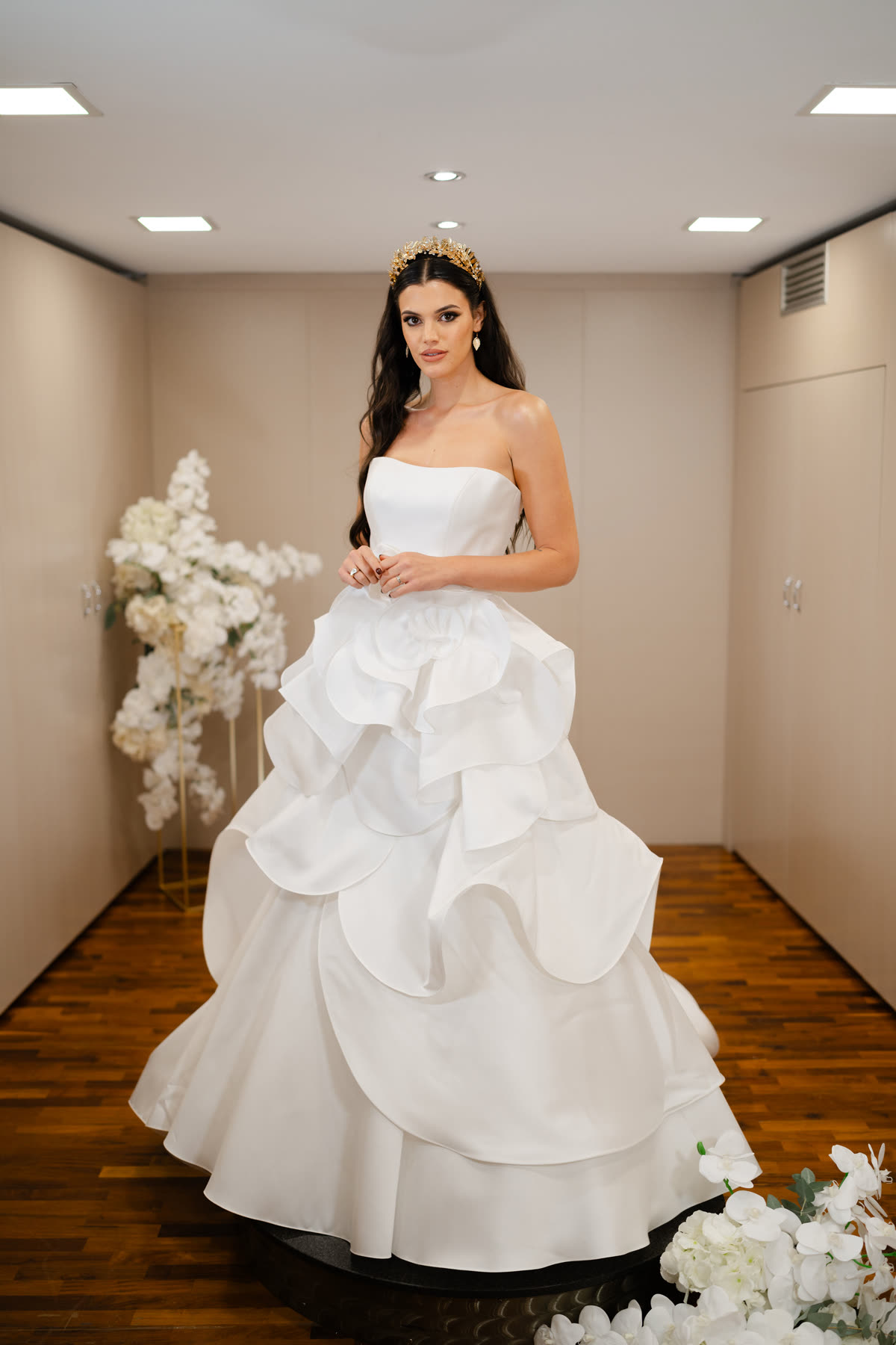 Abito da sposa provato nella sala dedicata alla sposa dell'atelier di Torino